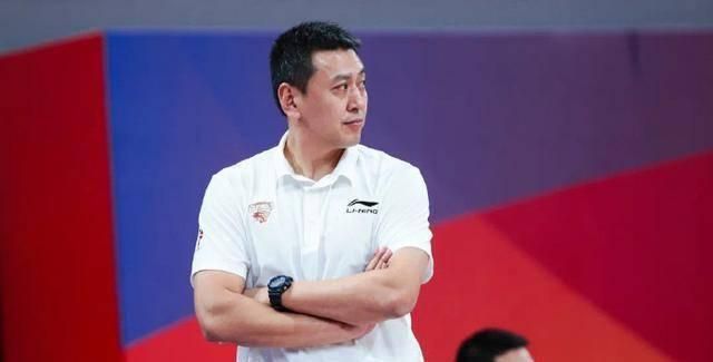 泰来（古天乐 饰）、郑重生（刘青云 饰）带领机甲战队重装出击全力抵御，但在他们遭遇潘朵拉的攻击时，另一个神秘的阴谋已经在酝酿变局，这场关乎人类命运的战斗即将打响，机甲战队能否改写最终结局？在最新曝光的“机甲狂潮”预告中，新的末日危机相继降临